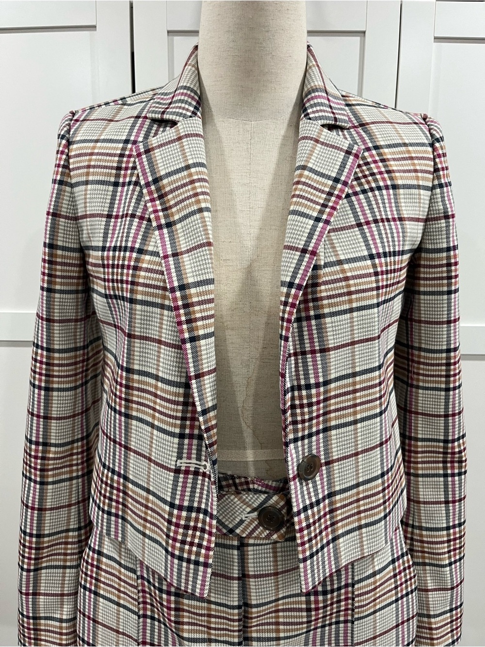 Leith Plaid Cropped Blazer in Cream, Brown and Pink